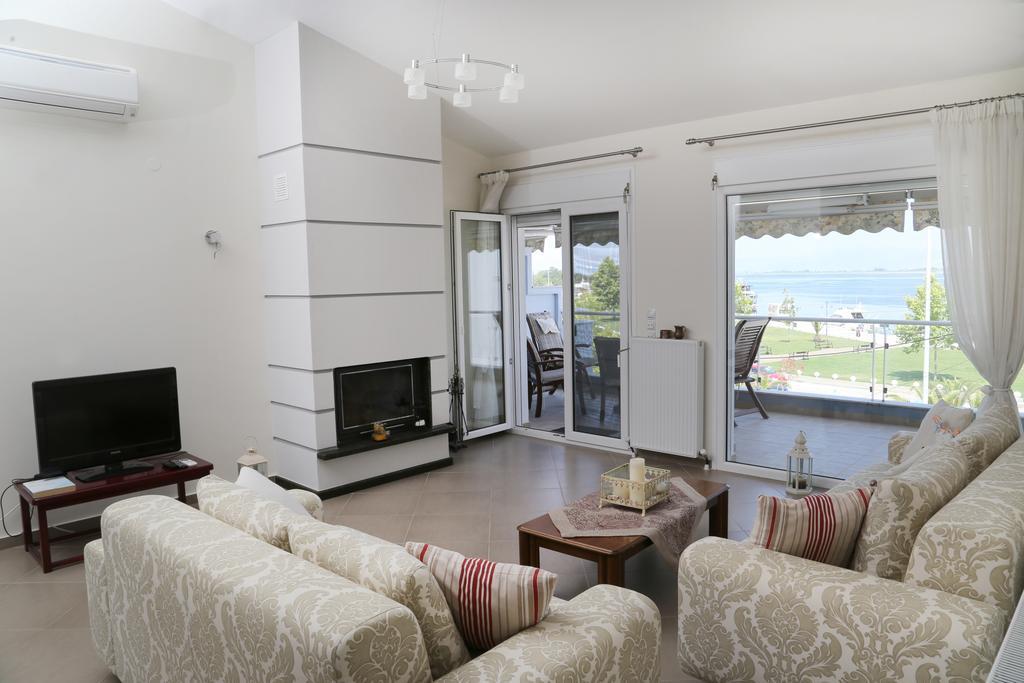 Konstantinos Luxury Apartment Keramoti  Bagian luar foto